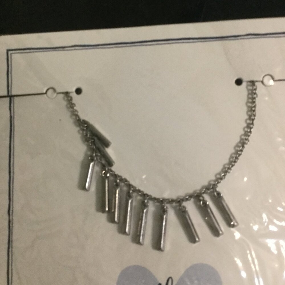 NWT Thirty one silver tone necklace with faux leather comes with dust bag